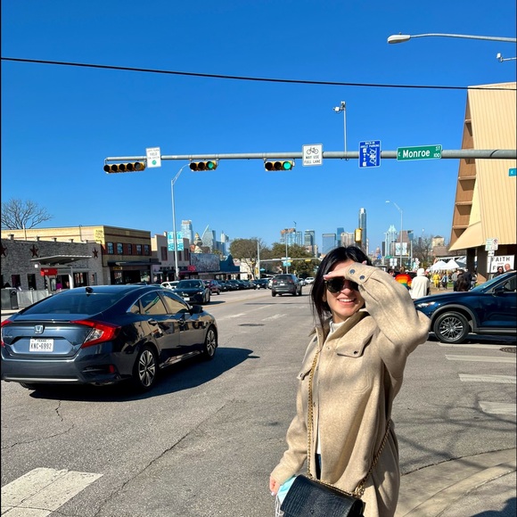 Meet your Posher, Noosh - Picture 1 of 1